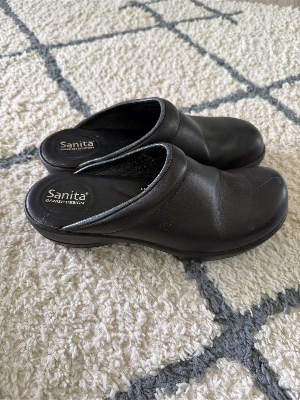 Sanita Black Leather Slip-On Clogs EU38